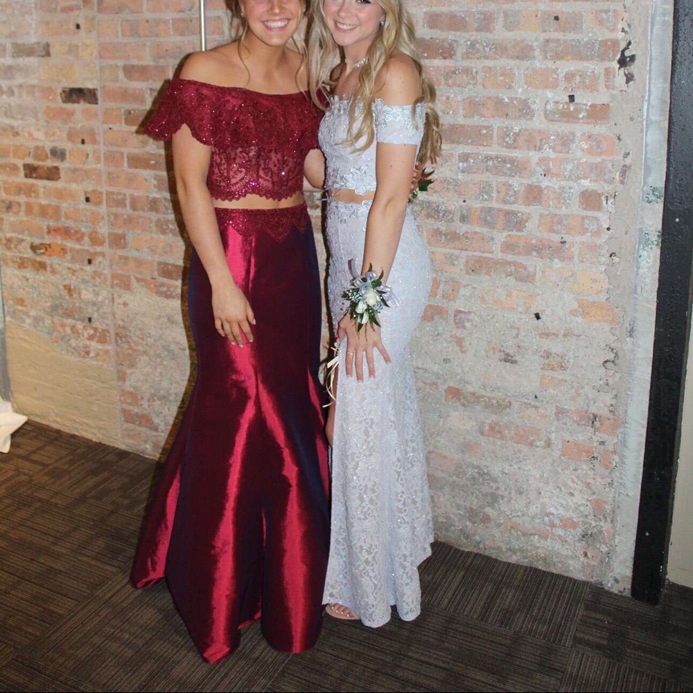 STUNNING PROM DRESS🤩✨ - Picture 7 of 7